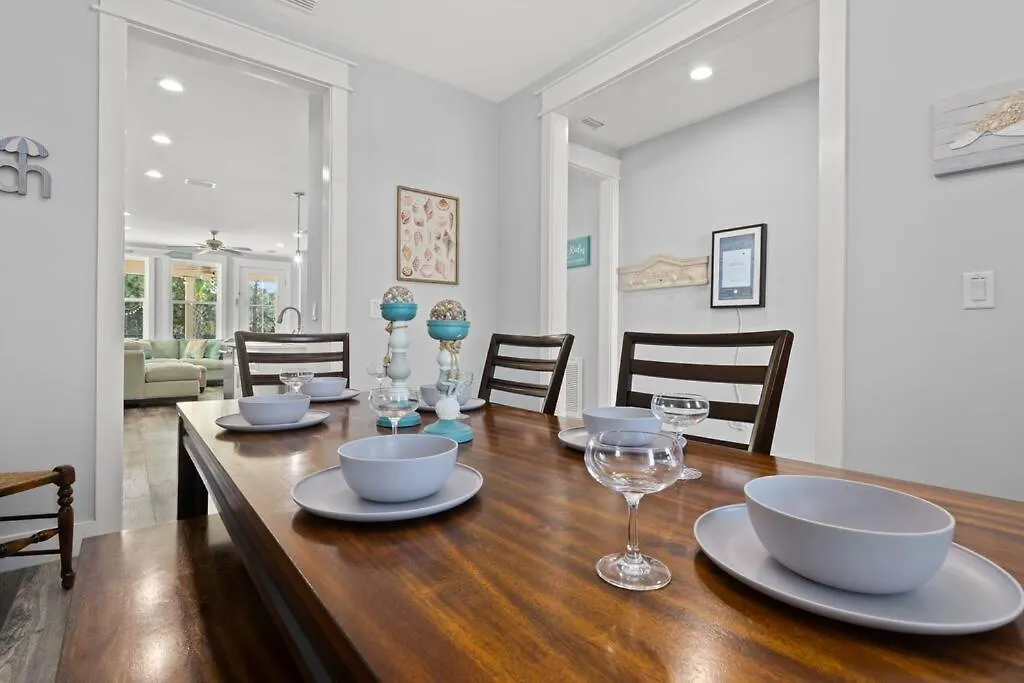 Holiday home Sandy Palms, Heated Pool & Seasonal Hot Tub, 3 Min Walk To The Beach, W Golf Cart & Beach Gear Villa Panama City Beach