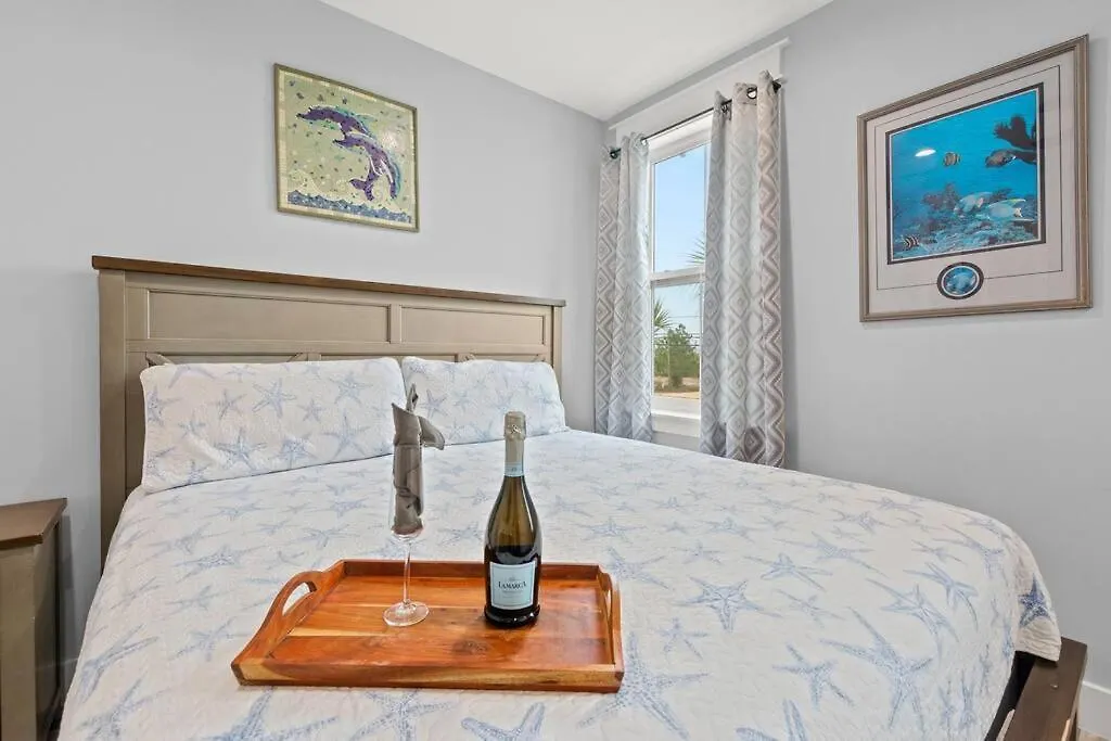 Holiday home Sandy Palms, Heated Pool & Seasonal Hot Tub, 3 Min Walk To The Beach, W Golf Cart & Beach Gear Villa Panama City Beach
