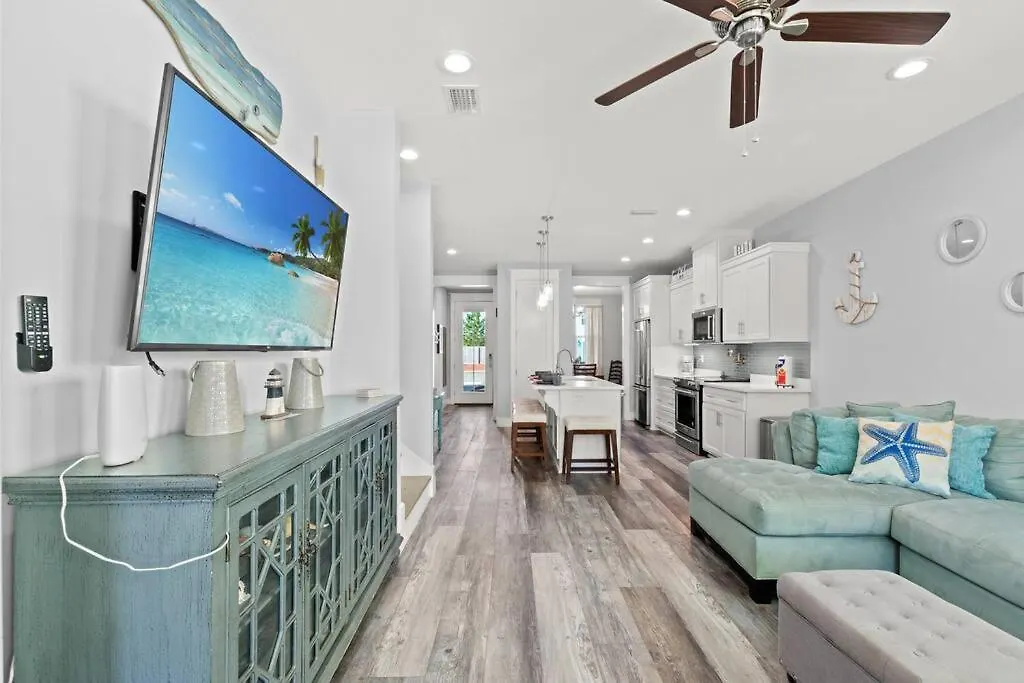 Sandy Palms, Heated Pool & Seasonal Hot Tub, 3 Min Walk To The Beach, W Golf Cart & Beach Gear Villa Panama City Beach Holiday home