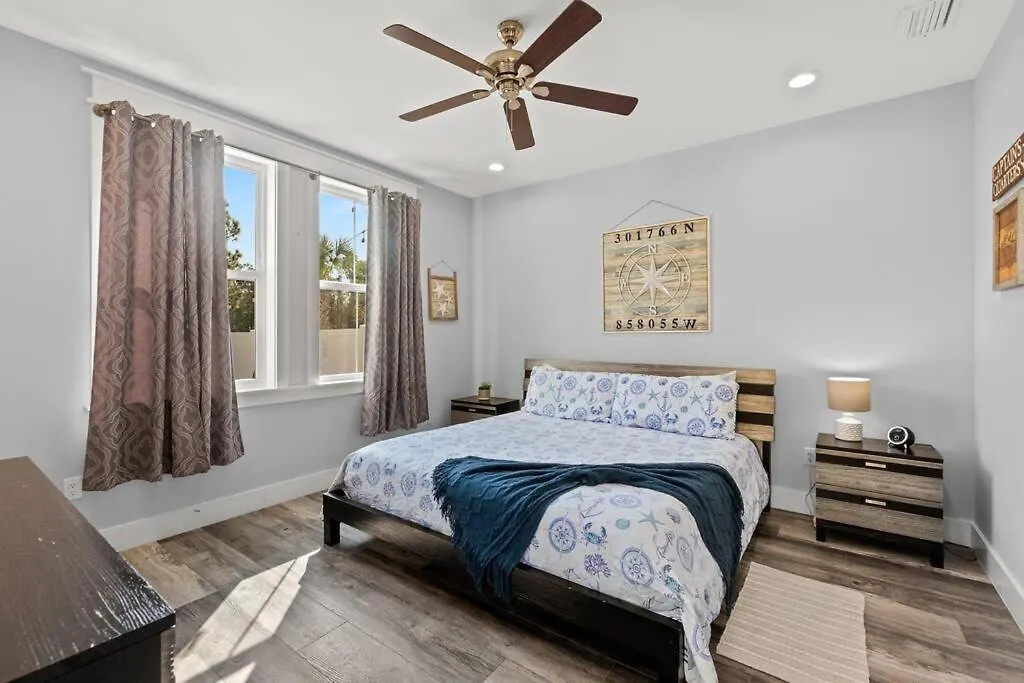 Holiday home Sandy Palms, Heated Pool & Seasonal Hot Tub, 3 Min Walk To The Beach, W Golf Cart & Beach Gear Villa Panama City Beach United States
