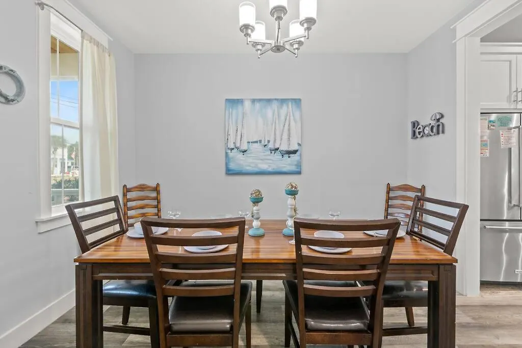 Holiday home Sandy Palms, Heated Pool & Seasonal Hot Tub, 3 Min Walk To The Beach, W Golf Cart & Beach Gear Villa Panama City Beach